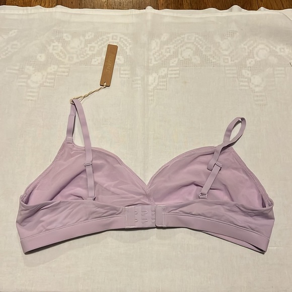 Skims FITS EVERYBODY CROSSOVER BRALETTE - Picture 2 of 3